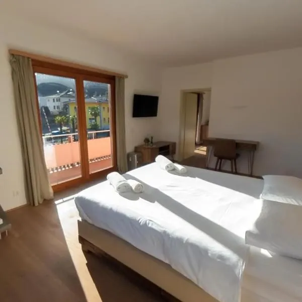 7Rooms，位于洛索内的酒店