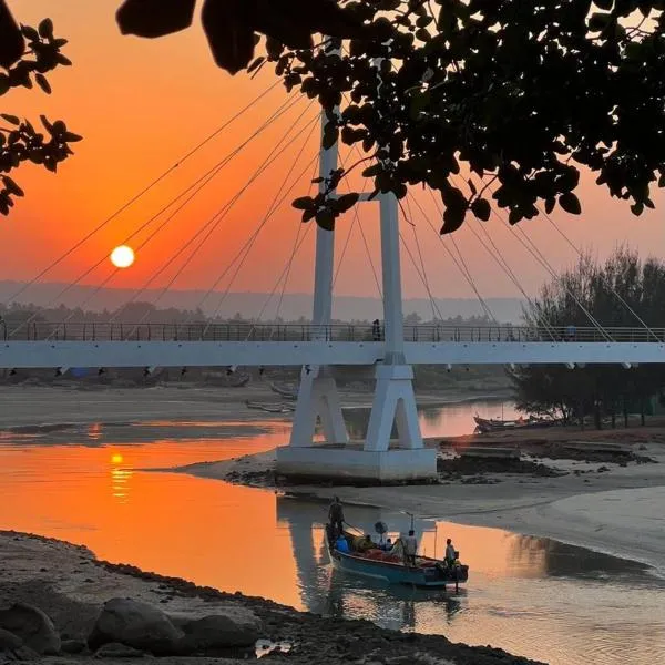 Turtle Beach House with free breakfast & wifi，位于Vengurla的酒店