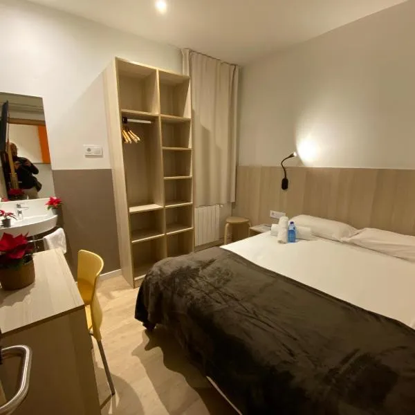 Hostal BESTPRICE Barcelona Stadium，位于巴塞罗那的酒店