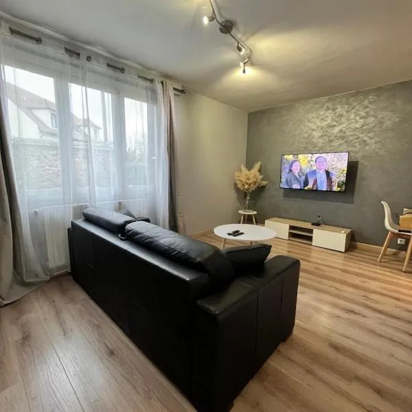 Charmant logement proche Paris - parking gratuit，位于Marolles-en-Hurepoix的酒店