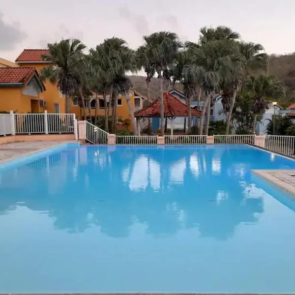 Studio 4 personnes piscine，位于圣安娜的酒店
