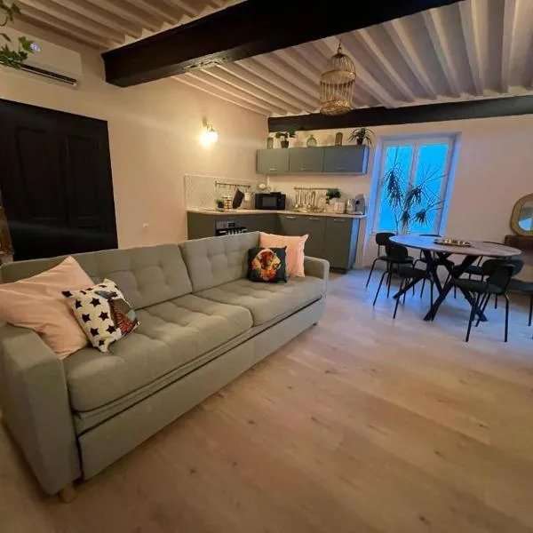 Appartement privé rose，位于Vinzieux的酒店
