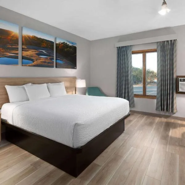 哈钦森戴斯宾馆，位于哈金森的酒店