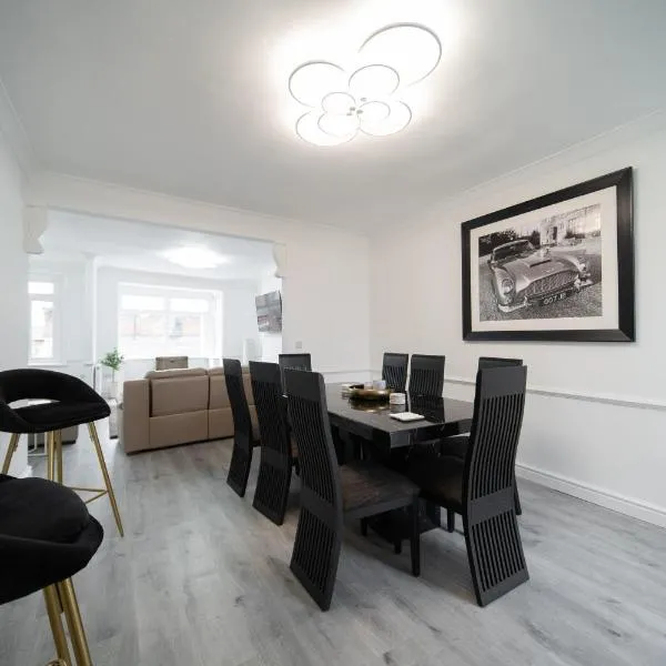 Spacious Duplex Apartment - Perfectly Situated in the Heart of the City，位于布莱克浦的酒店