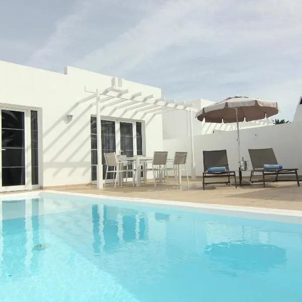 Villa Orly Club Cielo Azul，位于蒂亚斯的酒店