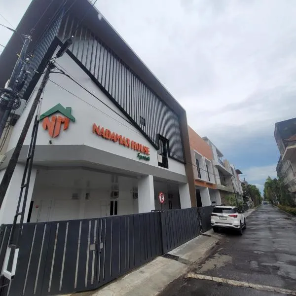 Nadamax House Syariah，位于Bonorejo的酒店
