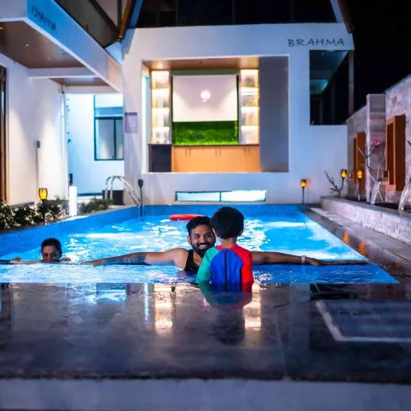 AMARA KOSHA MISTY NANDI HILLS - SK - Premium 2BHK Pool Villa with Private Jacuzzi, Movie Room & Complimentary Home-Made Food，位于Nandi的酒店