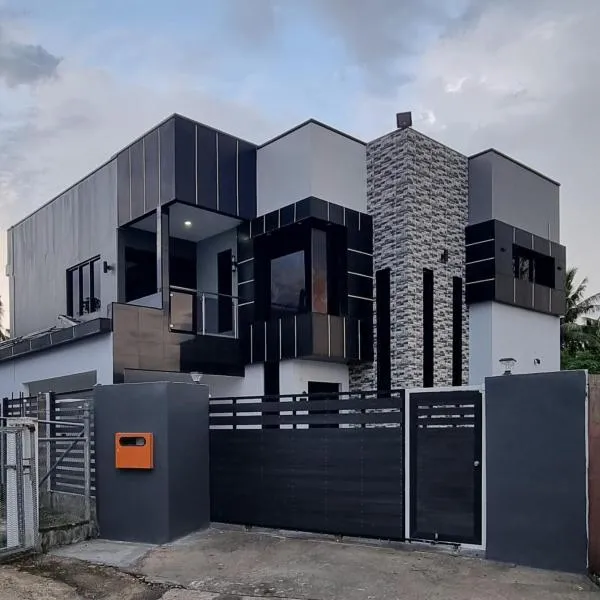 Shanis Luxurious Home，位于劳托卡的酒店