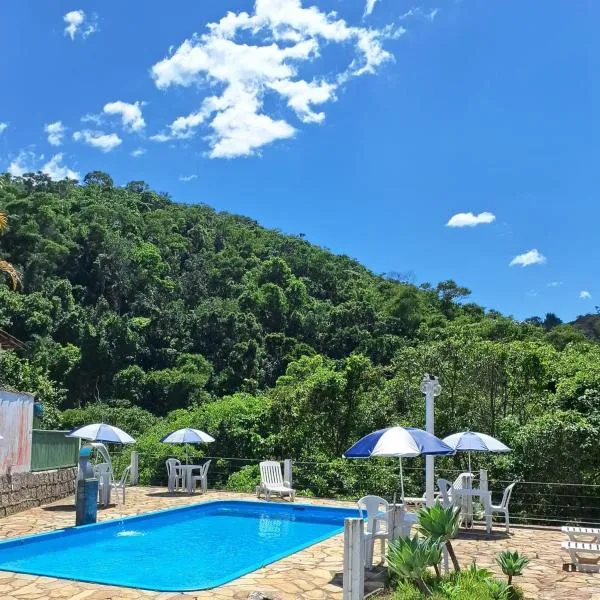 Pousada 3 Corações Penedo，位于佩尼多的酒店