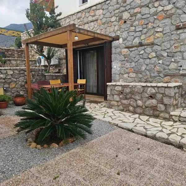 STUDIO Θαλλώ Thallo，位于加拉希德松的酒店