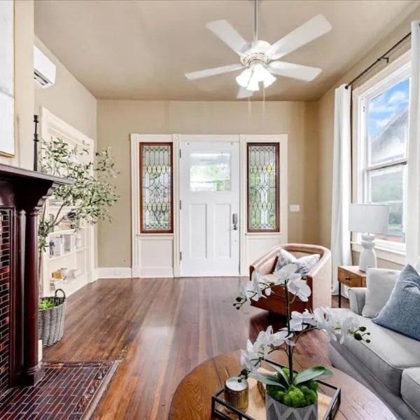 Historic Suite Downtown Macon - Unit 2，位于梅肯的酒店