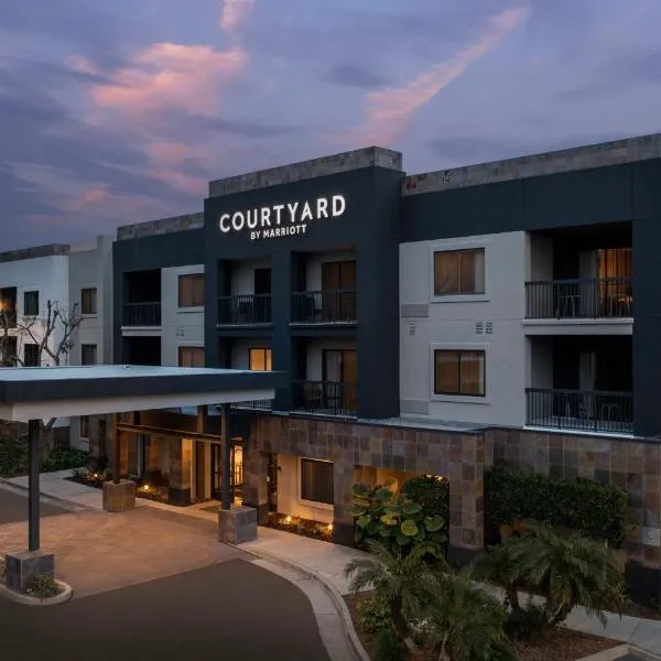 Courtyard by Marriott San Diego Carlsbad，位于卡尔斯巴德的酒店