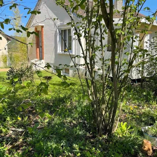 La maison d'Aurore et Patrice - jacuzzi couvert et jardin privés，位于Élincourt-Sainte-Marguerite的酒店