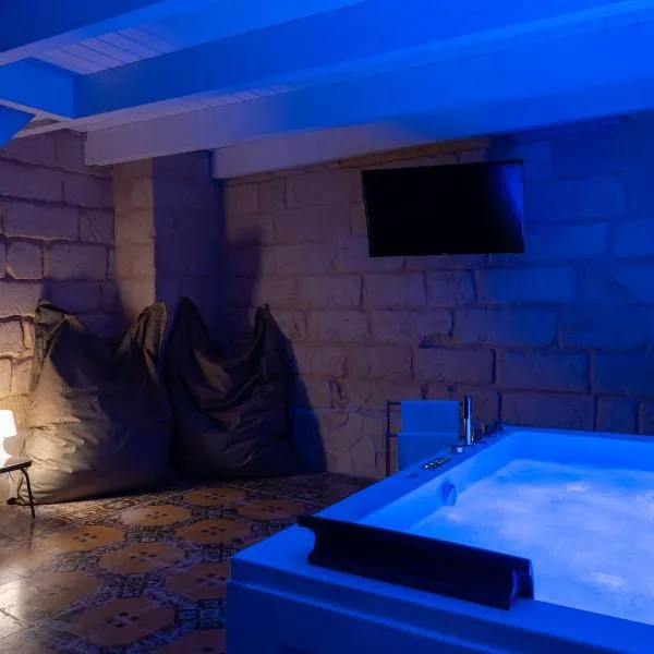 Victoria Luxury Suite,位于Lizzanello的酒店