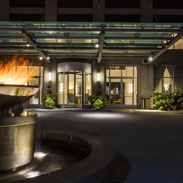 黑鹰酒店 - 签名收藏集团，位于达文波特的酒店