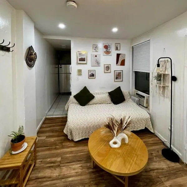 Next to Manhattan 2 Bedrooms Apartment - Subway 20 steps, Manhattan 1 Stop，位于Roosevelt Island的酒店
