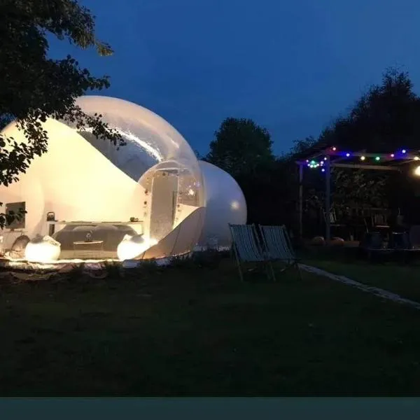 La bulle，位于Attiches的酒店