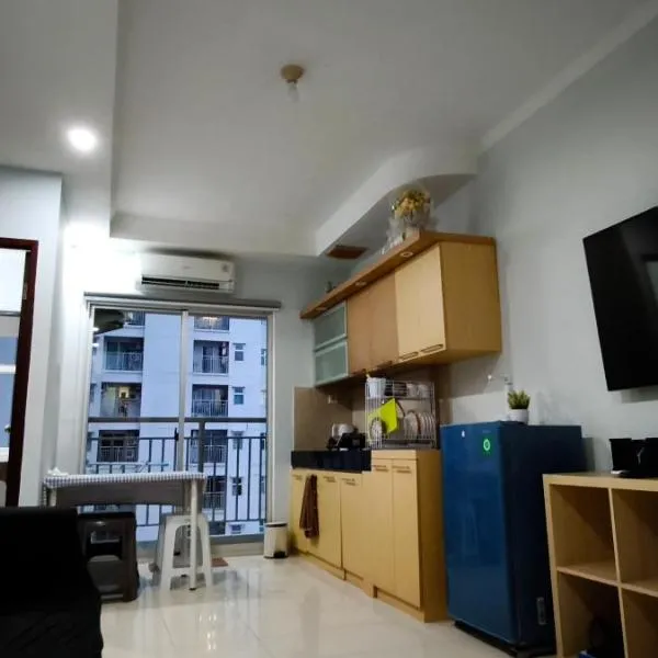 West Jakarta MGR2 - 2 Bedroom Apartments，位于雅加达的酒店