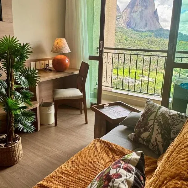 Hospede-se com charme e a melhor vista de Pedra Azul!，位于佩德拉阿祖尔的酒店