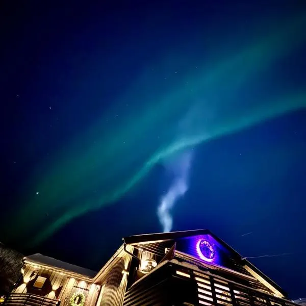 Modern Apartment with Aurora & Midnight Sun Views, Close to Snow Dome, ski slopes Store & Bus Stop, Free Parking，位于特罗姆瑟的酒店