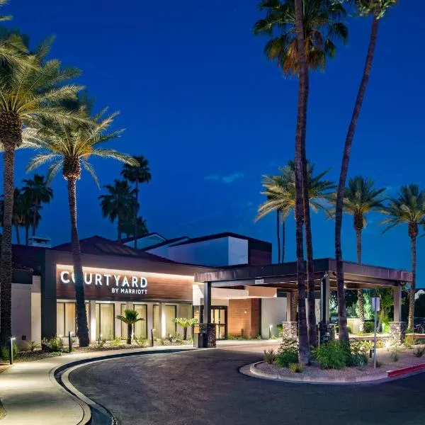 Courtyard by Marriott Phoenix North，位于凤凰城的酒店