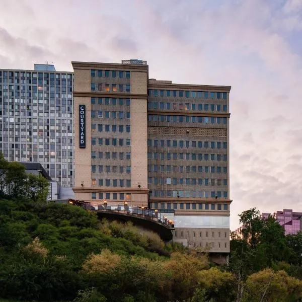 Courtyard by Marriott Edmonton Downtown，位于埃德蒙顿的酒店