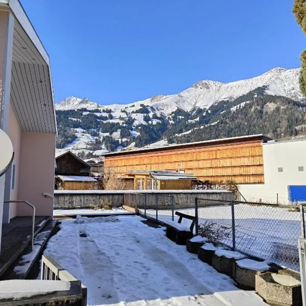 ganzes Haus für dich 20min bis nach Interlaken und Adelboden，位于弗鲁蒂根的酒店