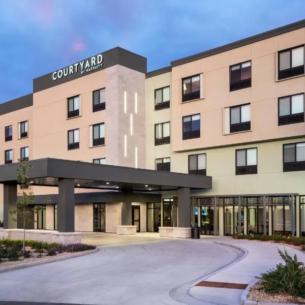 Courtyard by Marriott Loveland Fort Collins，位于拉夫兰的酒店