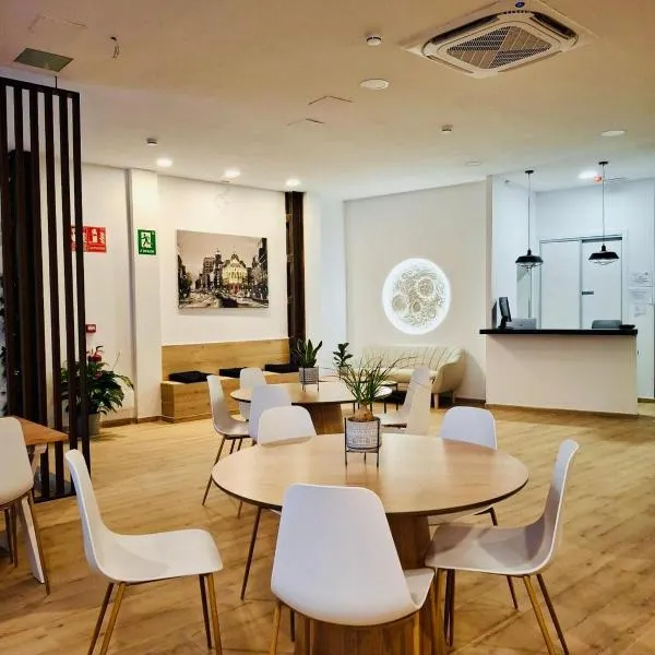 Urban Inn Madrid，位于Madrid的酒店