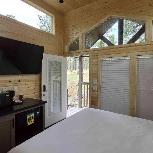 060B Grand Canyon South Rim Private Cottage with King Bed，位于瓦莱的酒店