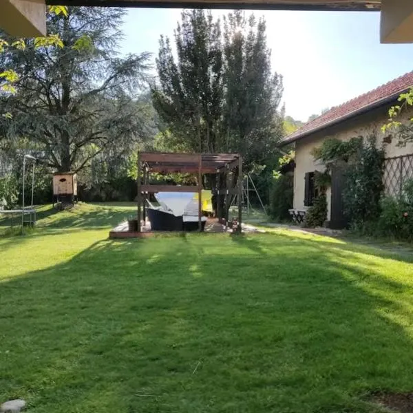 Maison chalet au calme avec jardin，位于艾克斯莱班的酒店
