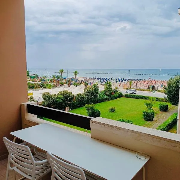 Giglio di mare Holiday house，位于Villa Rosa的酒店