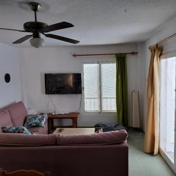 Apartamento con piscina en Garrucha, Vera，位于加鲁查的酒店