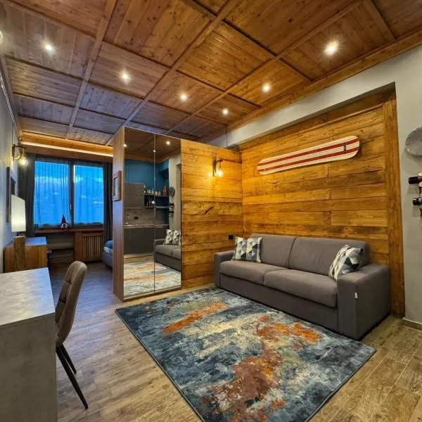Sauze D'Oulx Ski Town Apartment，位于Sauze d'Oulx的酒店