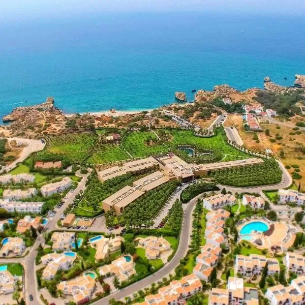 Kimpton Atlantico Algarve by IHG，位于阿尔布费拉的酒店
