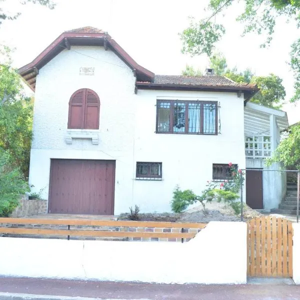Maison à 800mn de la mer，位于阿卡雄的酒店