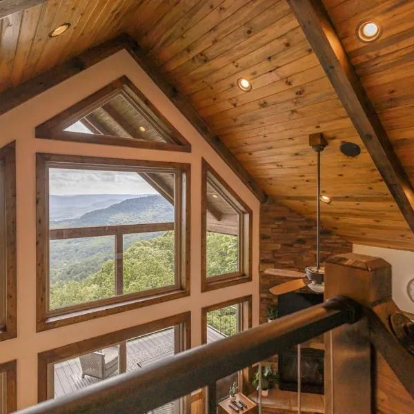 Canyon View Treehouse- Relaxing Getaway in Jasper with an Amazing View，位于Jasper的酒店