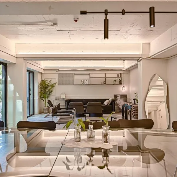 In Stay Guesthouse，位于西归浦市的酒店