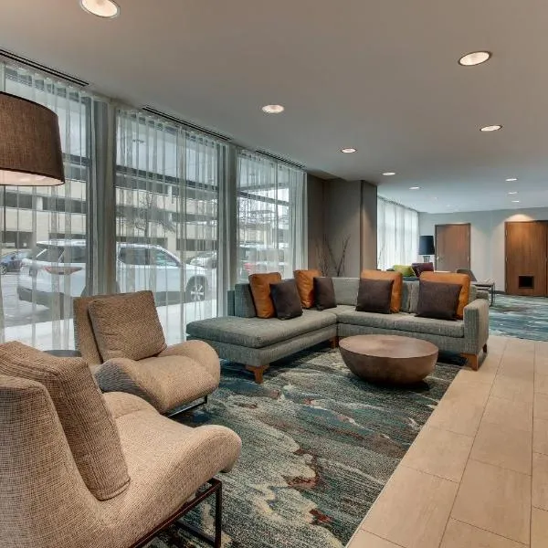 Fairfield Inn & Suites by Marriott Birmingham Downtown，位于伯明翰的酒店