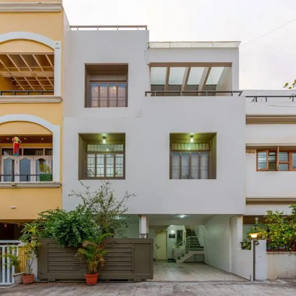 Giriraj Homestay 3 BHK with Driver Room，位于戈尔哈布尔的酒店