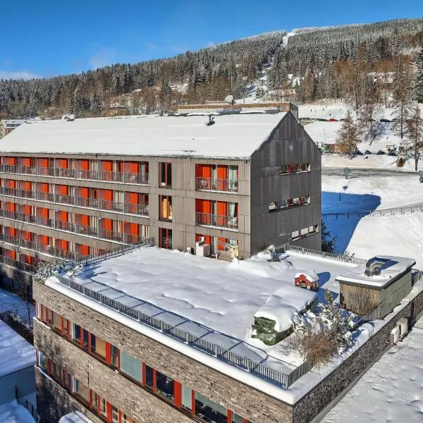 Omnia Hotel Relax & Wellness，位于扬斯凯拉兹涅的酒店