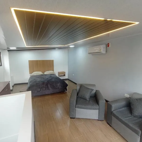 Mini suit，位于洛哈的酒店