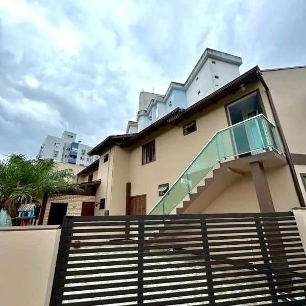 Quarto em Florianópolis，位于弗洛里亚诺波利斯的酒店