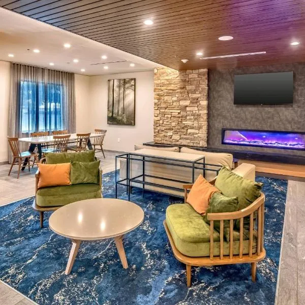 Fairfield Inn & Suites Fort Worth Northeast，位于赫斯特的酒店