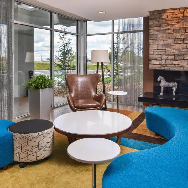 Fairfield Inn & Suites by Marriott Warrensburg，位于沃伦斯堡的酒店