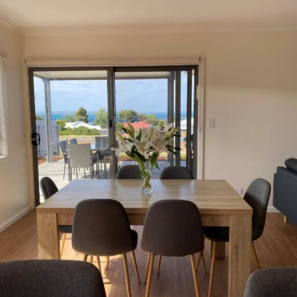 Seaview on Terry Court，位于金斯科特的酒店