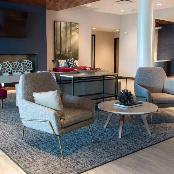 Fairfield Inn & Suites by Marriott Davenport Quad Cities，位于达文波特的酒店