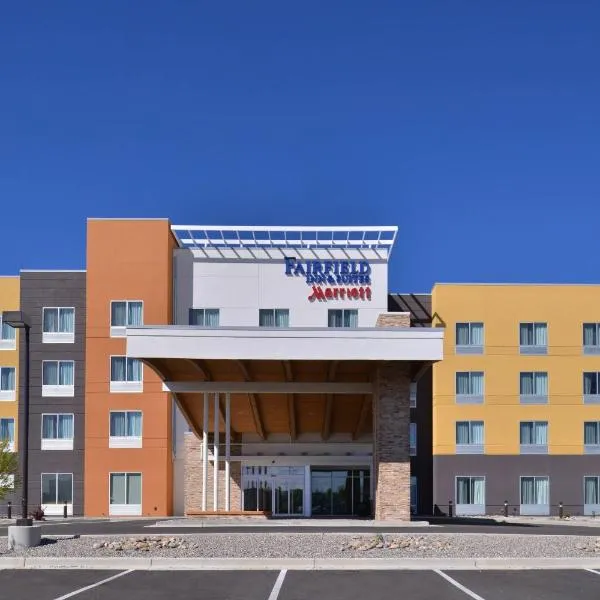 Fairfield Inn & Suites Farmington，位于法明顿的酒店