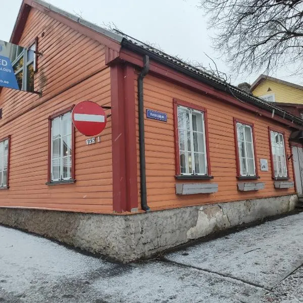 Paide Kesklinna kodumajutus，位于派德的酒店