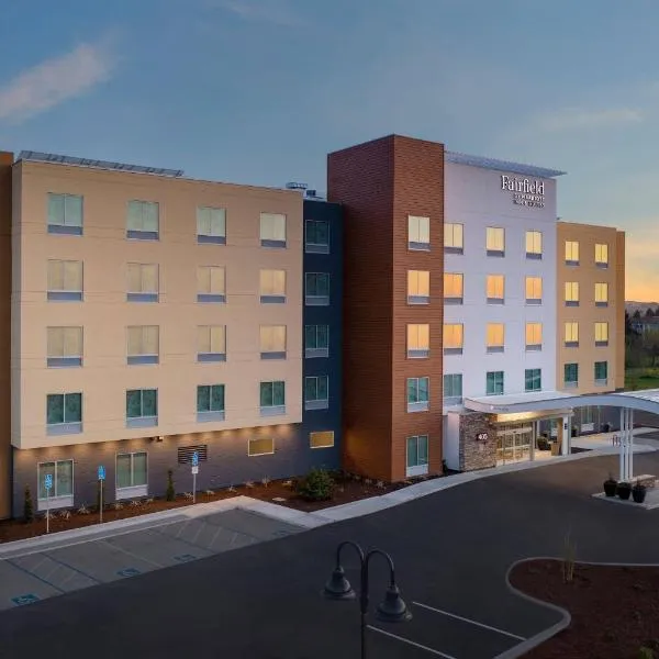 Fairfield Inn & Suites by Marriott Santa Rosa Rohnert Park，位于罗内特公园的酒店